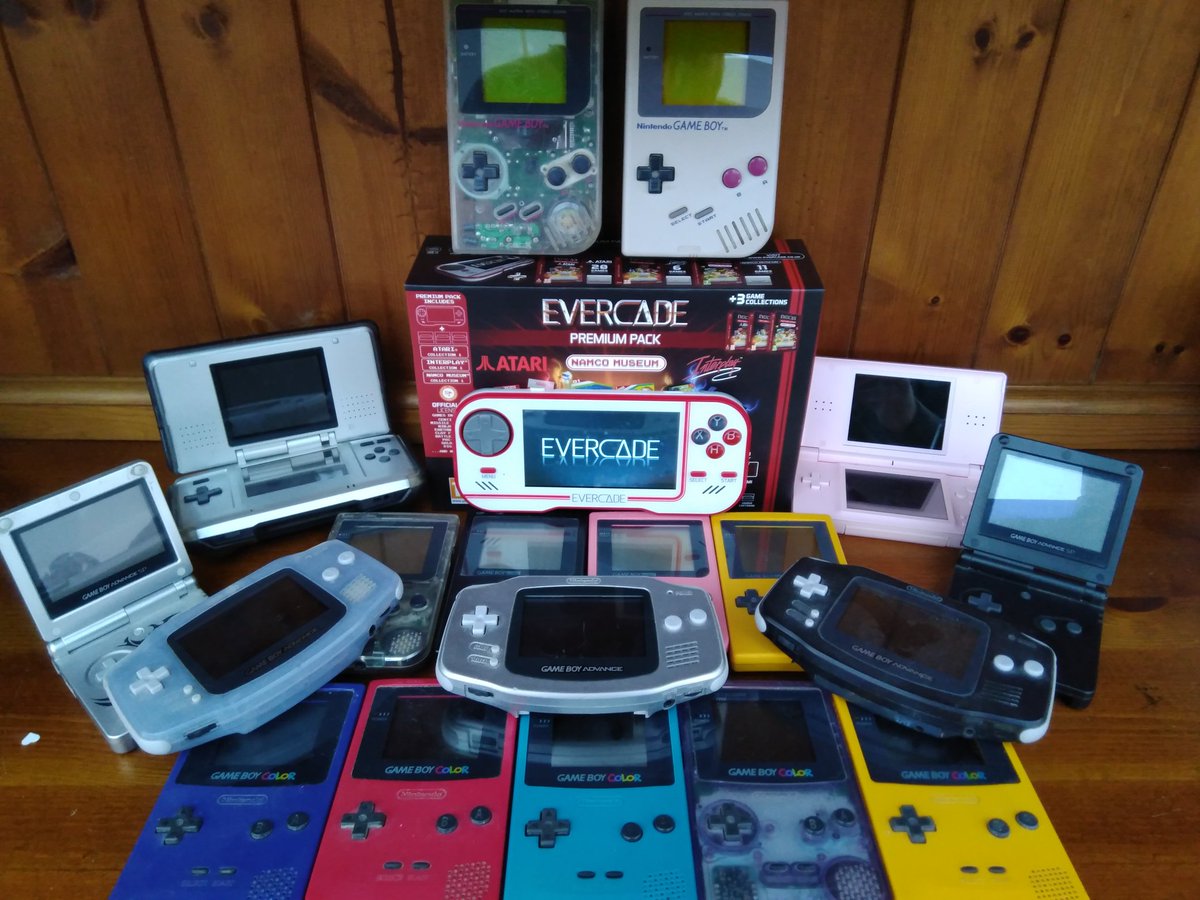 sir_top_and_hat's tweet image. A Rose among many Thorne's 😉 I'm definitely blasting #evercade style tonight #tinhead #lastlevel

Hope your able to fit some evercade gaming in too happy Saturday

This time next month we will almost have #Xenocrisis/@tanglewoodgame &amp;amp; @TheOliverTwins in are hands! @evercaderetro