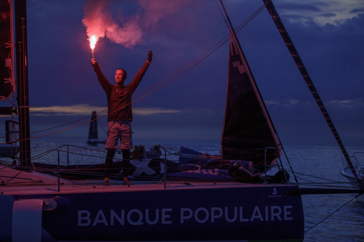 Déjà vainqueur en 2003 et 2010, Armel intègre le cercle très fermé des marins ayant gagné à trois reprises @LaSolitaire_51e !! 💪💪

👉 bit.ly/32L5NRB

#BravoArmel