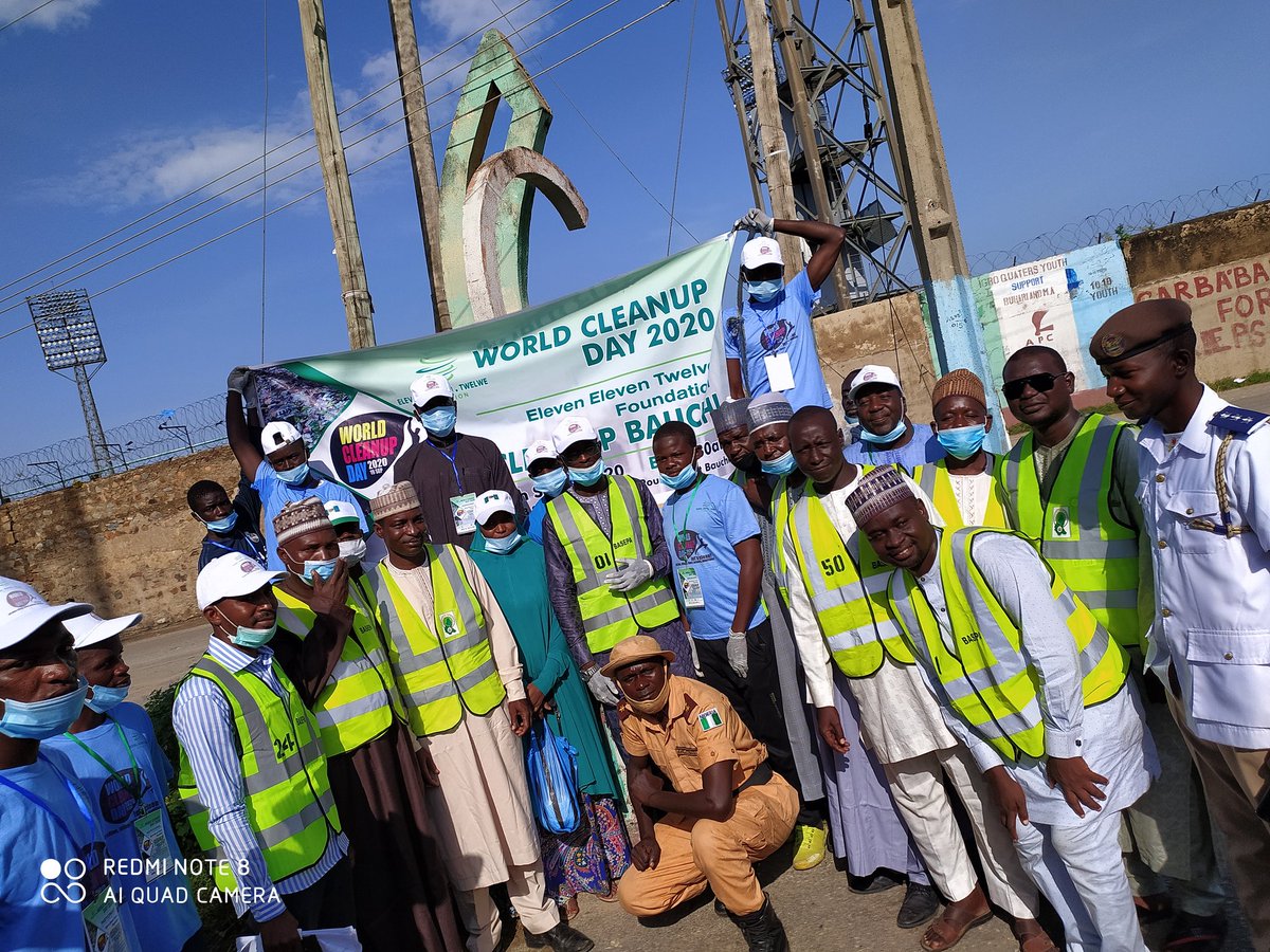 Bajoga_aleeu's tweet photo. Community to divert their waste to the government approved collection center at Murtala Mohammed way Bauchi.
The exercise was organised by a Non Governmental Organizations Eleven Eleven Twelve, Climate Action Group, the community Leaders @eet_foundation #CleanUpBauchi https://t.co/GD89ktU4Dd
