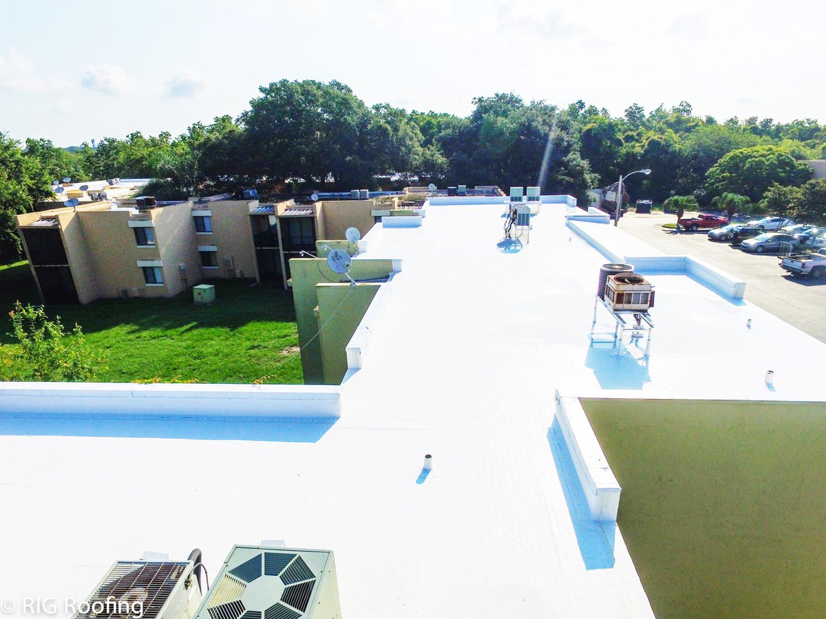 RIGroofing's tweet photo. Apartment roofing. Free assessment! 

863.294.4477 | https://t.co/cPDS2Qq97T

#RIGRoofing #RoofingContractor #Rig #Roof #Roofing #Contractor #Shingle #Tile #MetalRoof #WinterHaven #Lakeland #Bartow #Auburndale #Tampa #Orlando #Florida #PolkCounty #NewRoof #RoofRepair #apartment https://t.co/TI4Vz1BROV