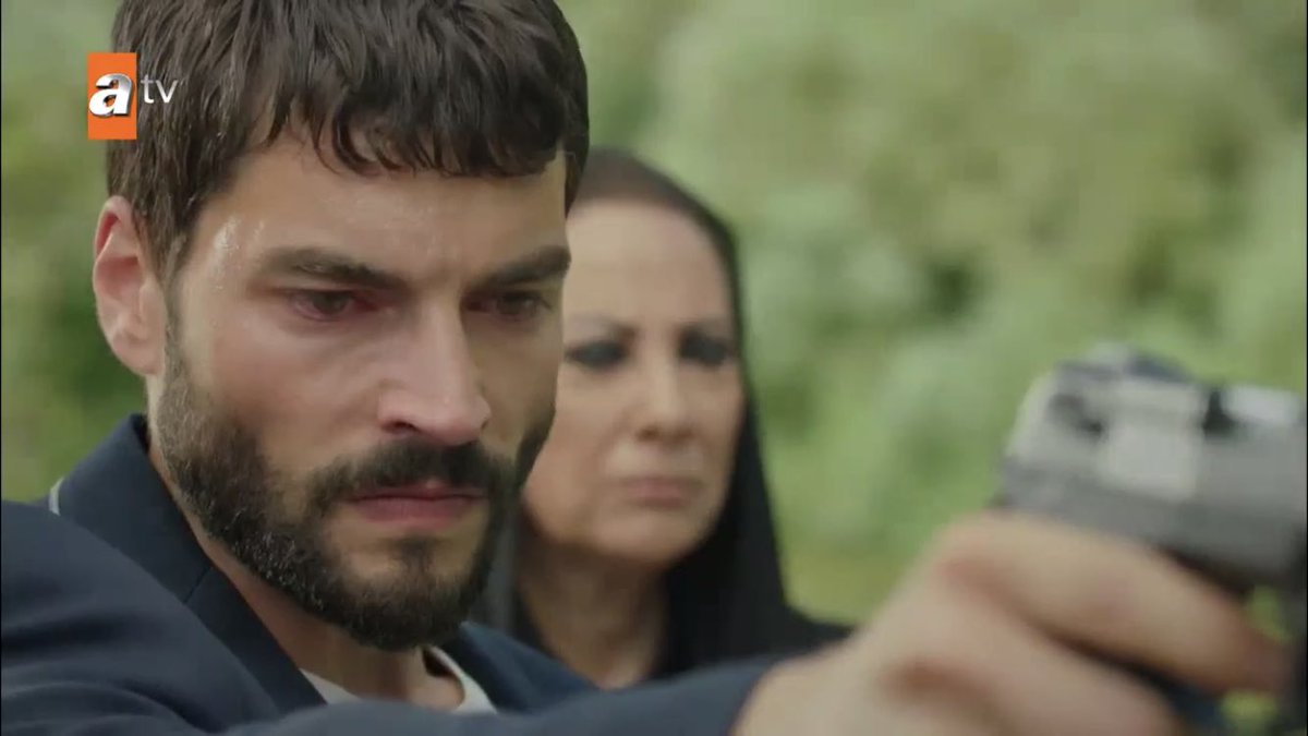 miran is internally screaming “NO BRO I’M TRYING TO SAVE YOUR LIFE HERE”  #Hercai