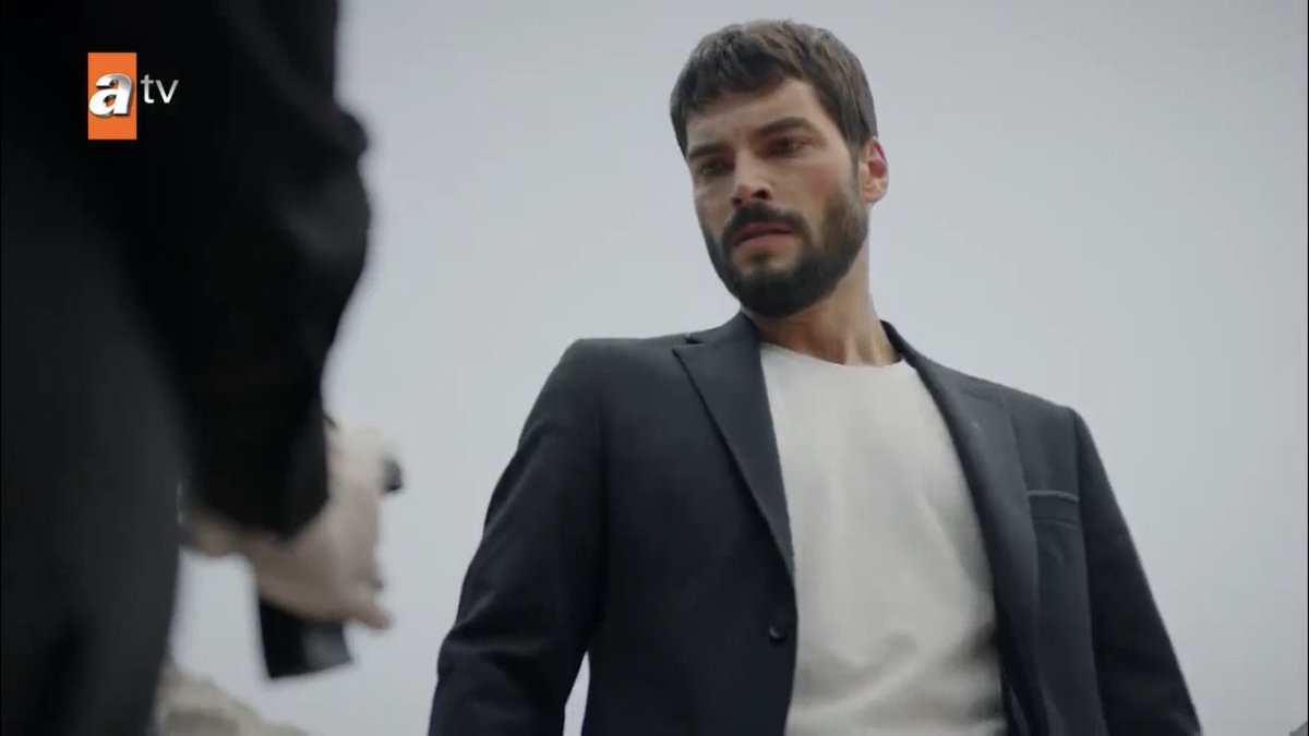 WAIT A MINUTE THE GUN IS POINTED AT MIRAN HOLY SHIT  #Hercai