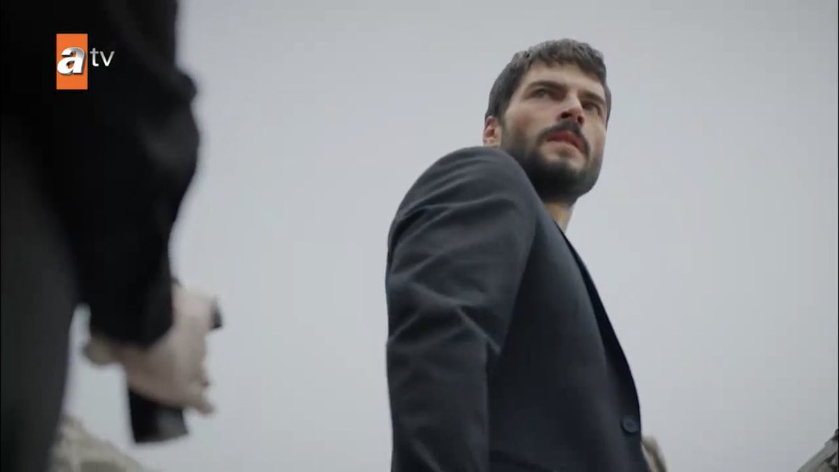 WAIT A MINUTE THE GUN IS POINTED AT MIRAN HOLY SHIT  #Hercai