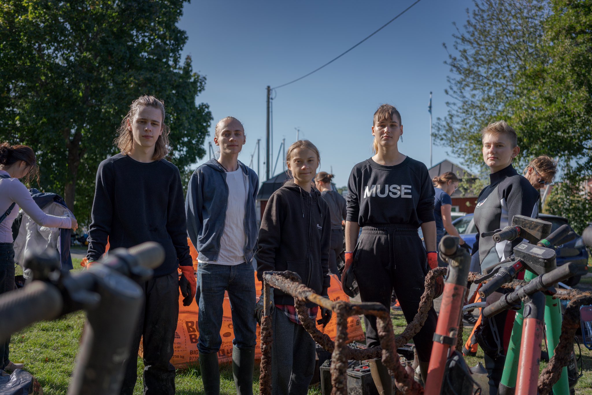 Greta Thunberg on Twitter: "Today on #worldcleanupday I - along with other activists from @FFF_Sweden - joined Rena Mälaren to clean up lake Mälaren. We scored great number electric scooters,