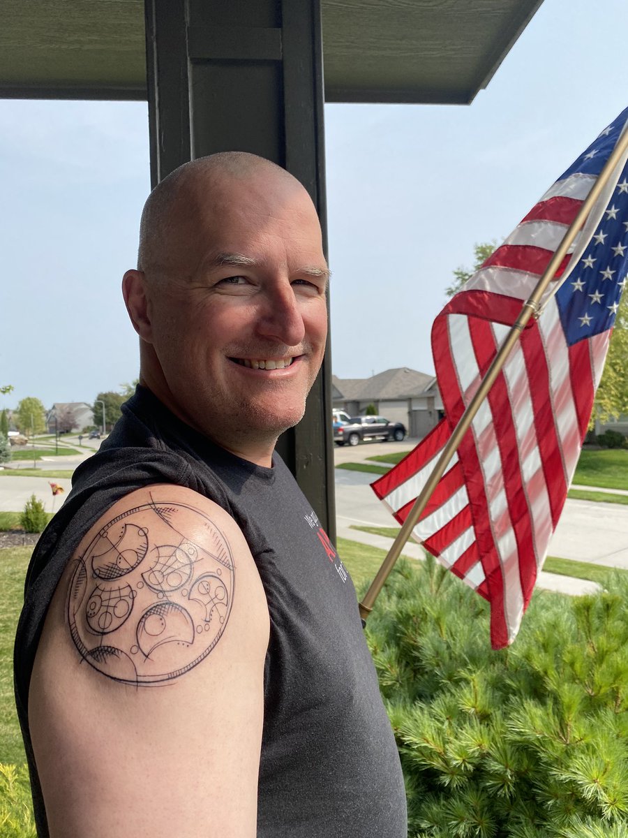 rdennisjr's tweet photo. Took fifty years, a year of pondering, a great design by my wife, and an amazingly gifted tattoo artist but I’ve joined the inked club. #firsttattoo #notamidlifecrisis #thankswhitney https://t.co/HSgQfV6g0S