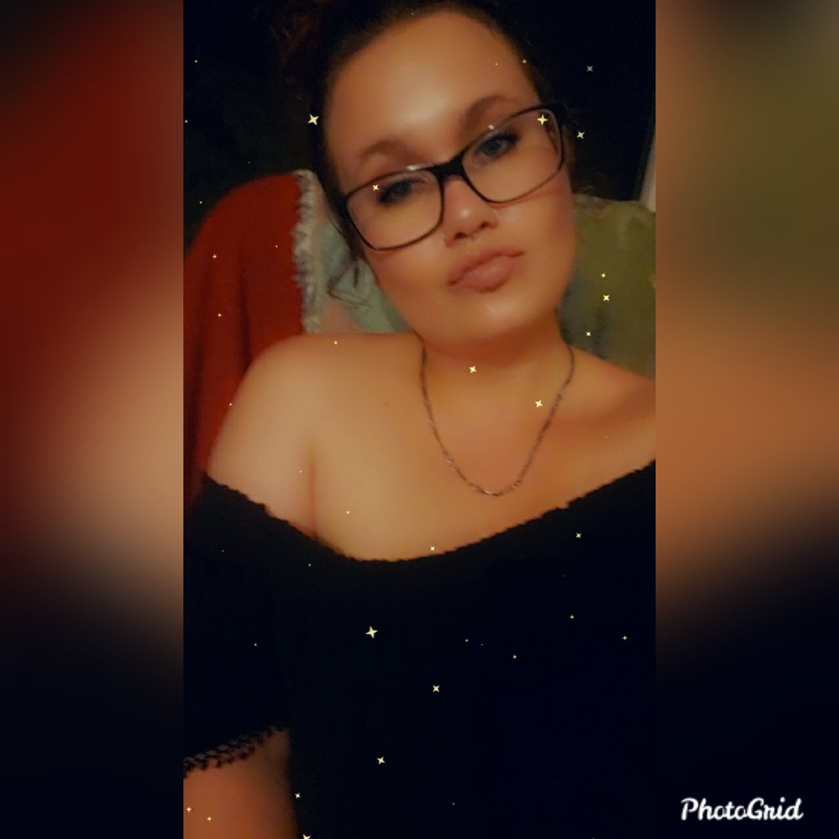 ShyStone8's tweet photo. #onlyfansgirl #lookingcute #girlswithpiercings #girlswithglasses https://t.co/VmwOb03MS3