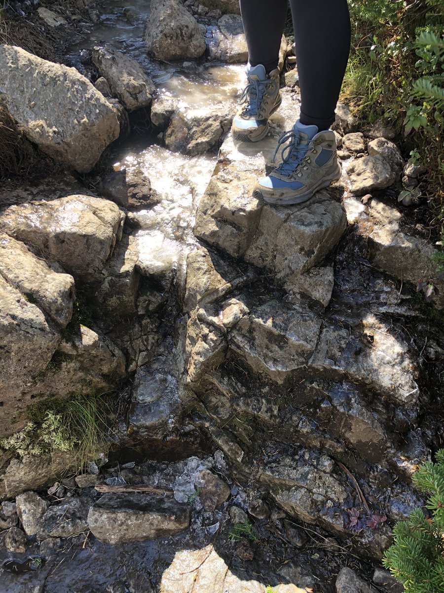 tylerhikes's tweet photo. So many people struggled with ice in the #Adirondacks up high today.  It’s time to throw the microspikes in your backpack from now until June ❄️⛄️🌨

@adktrailhead @ADKmtnclub @summitsteward https://t.co/fqwDbL2JBA