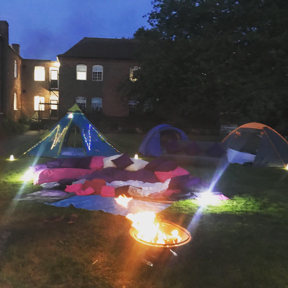 NewHallHawley's tweet photo. Glamping in the Magdalen Garden tonight! 
#WeAreNewHall #Iloveboarding #BSiL #HappyHawleu https://t.co/dB20kALARw