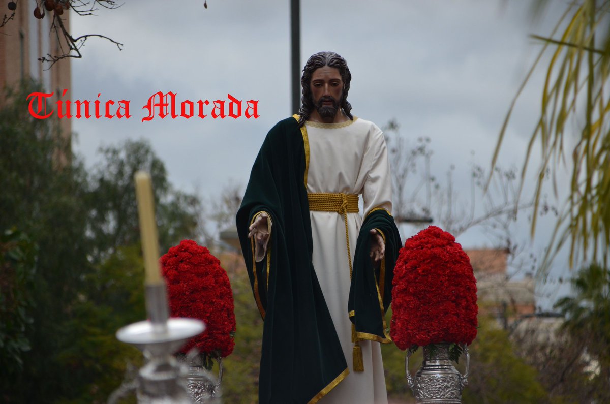 EscuelaCofrade's tweet photo. ◾ Isaías  (55, 6-9):

"Buscad al Señor mientras se le encuentra, invocadlo mientras esté cerca; que el malvado abandone su camino, y el criminal sus planes; que regrese al Señor, y él tendrá piedad; a nuestro Dios, que es rico en perdón."

📷: Túnica Morada https://t.co/K4H8w8Xght