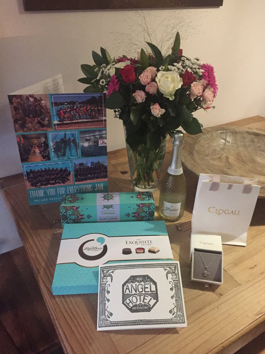 janwarrender's tweet photo. Thank you so much Torfaen Dolphins P1 swimmers for my gorgeous gifts! I’ve been truly spoilt. It has been an absolute pleasure and privilege to spend time with you crazy bunch, It’s been a blast! Love Jan🥰⁦@TorfaenDolphins⁩ https://t.co/ibrDHulPZw