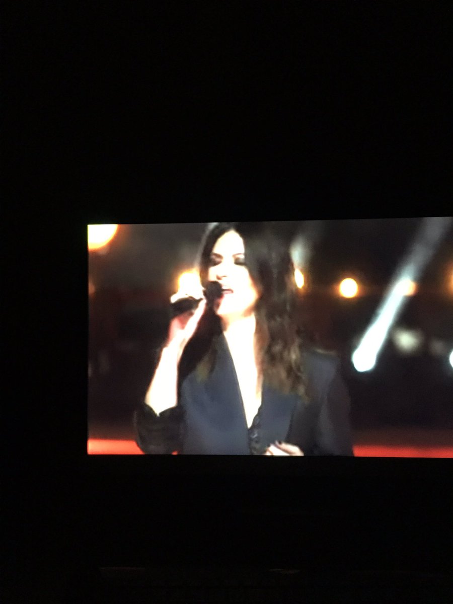 BSalcuni's tweet photo. @mikasounds @LauraPausini emozione 💜 https://t.co/mUNKhVqRZp