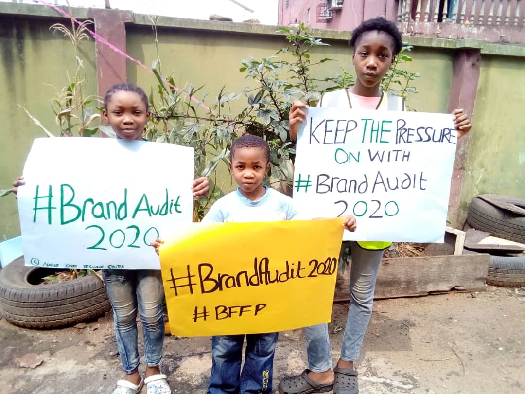 toyinoshaniwa1's tweet photo. #children are supporting the move to end #singleuseplastic  #cleanuptheworld2020 #BrandAudit2020 #Lagosstate @oshaniwa1  @lawmaa @CoalitionWaste  @jidesanwoolu @PlasticBreakUp @brkfreeplastic https://t.co/v5ciUzKavv