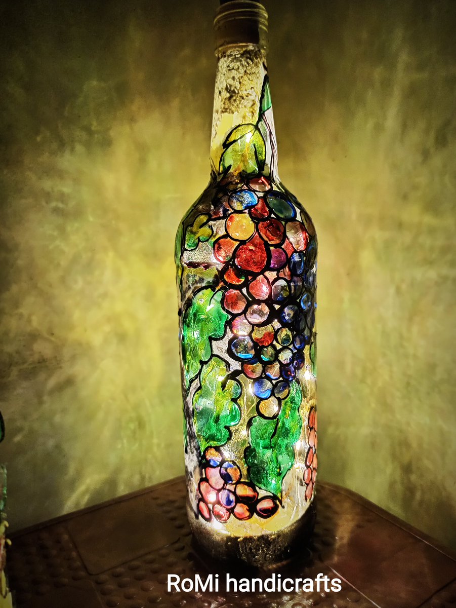 somoshree19's tweet photo. Create your fairyland with the beautiful hand-painted glass bottle art work LED string lights set of 2.
Product description: Decorations
Primary material: Glass
Product: Hand-painted glass artwork
Lights: 2 led string lights
Size: 13 inch &amp; 8.5 inch https://t.co/vnjEYKp3V7
