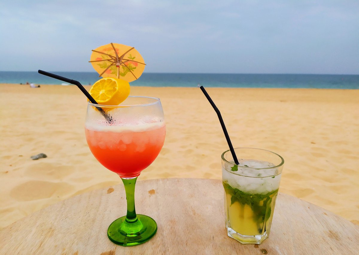 Alicia_CL's tweet photo. "Del 1 al 10 yo te doy 💯" #cocteleando #mojito #playa #estoesvida #Rota #Cadiz https://t.co/jdQ6zLvuox