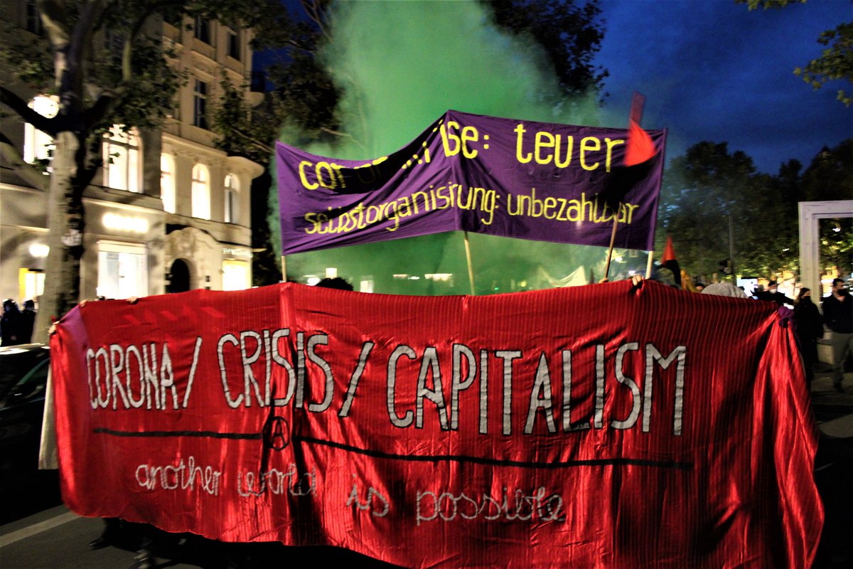 kinkalitzken's tweet photo. #WerHatDerGibt-Demo mit 1.000 Leuten inkl. Millionärs-Block im sozial vernachlässigten #Berlin-#Charlottenburg. #enteignen #b1909 https://t.co/1IZ8RlAIJb