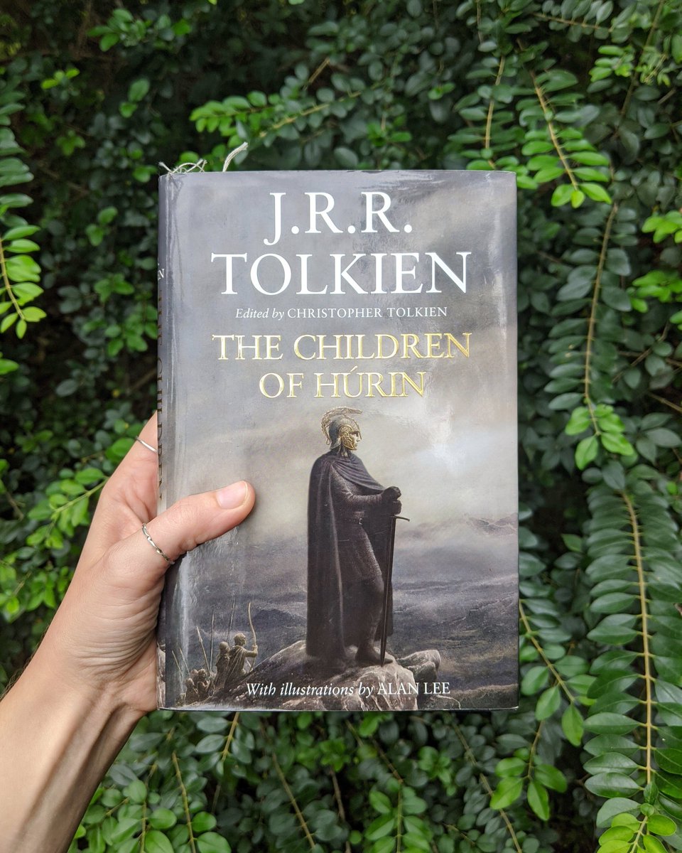 tolkienbookcase's tweet photo. The Children of Húrin, Houghton Mifflin 2007, first printing — given to me on my 17th birthday, three days after its release! #thechildrenofhurin #jrrtolkien #tolkien #tolkiencollection #tolkienbooks #tolkientribe https://t.co/hY7tHsnwKX
