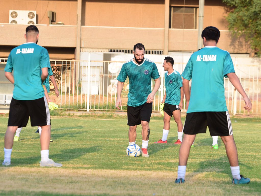 الانيق يجري مرانه الاول استعداداً للموسم الجديد من الدوري الممتاز
..
#الطلبة
#انيق_العراق