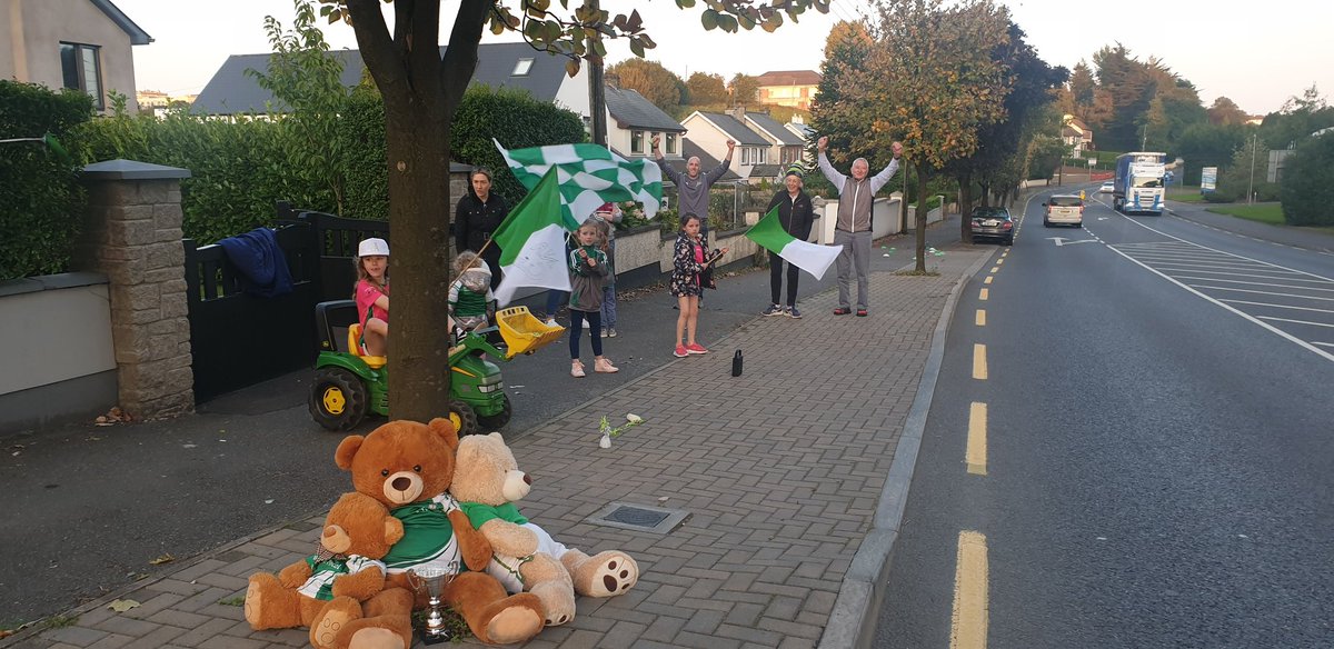 Congrats to <a href="/MonaghanHarps/">Monaghan Harps GAA</a> on their <a href="/monaghangaa/">@monaghangaa</a> Intermediate Cship win today after 👌🏻 all round performance... Big support from the Clones road mob to welcome the victors back home!!