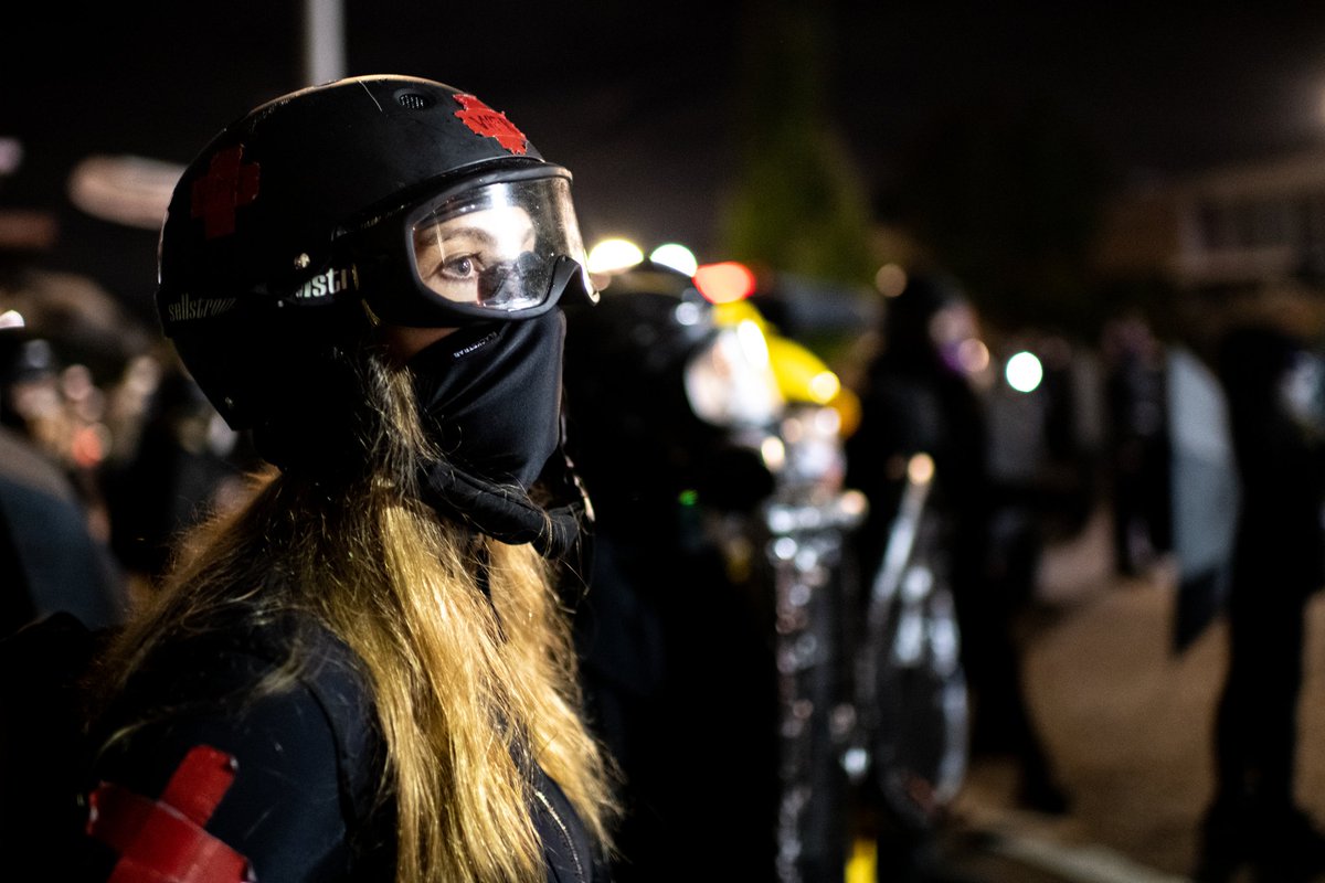 Photo recap from last night- Protesters and federal agents face off at the ICE building in Portland, OR