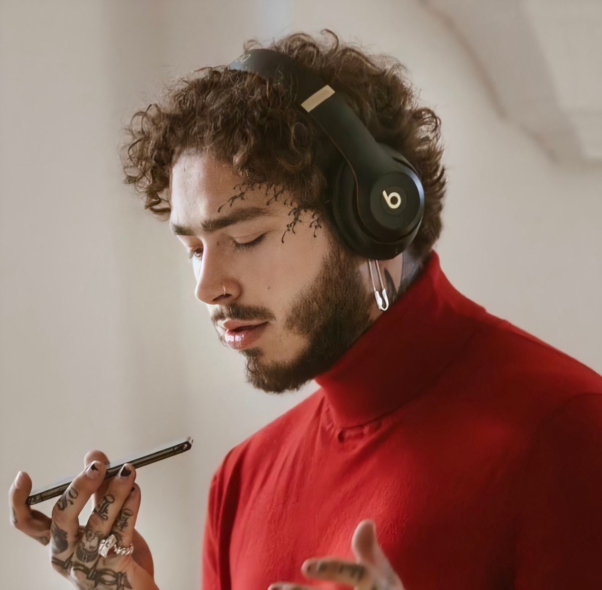 ChartsPosty's tweet photo. .@PostMalone has now surpassed 4 billion streams on Spotify in 2020 despite not releasing nothing as lead artist this year. https://t.co/Mfxd1h8uM2