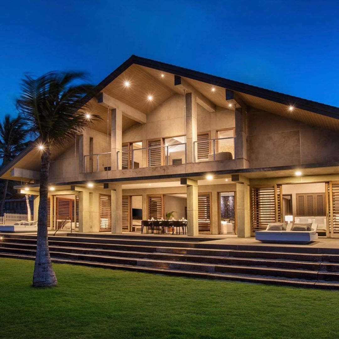 inbogeek's tweet photo. One of the most exclusive and luxurious villas available to rent in the Caribbean. The ultra modern luxury combines with the picturesque location right on the east coast of Barbados. https://t.co/44a2UuweMf