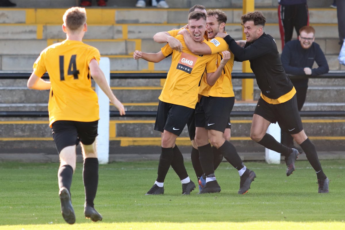 Demonstration of GREAT team spirit when the player who's changed places through a substitution celebrates as much as the lad <a href="/Jamie_Tumilty9/">Jamie</a>  who came on for him scores. Some lad is <a href="/danielmaddison5/">dan</a> !