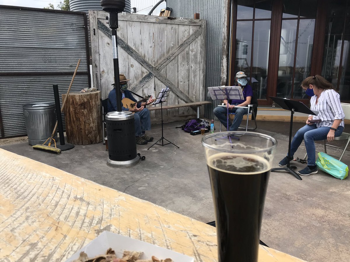 hybog's tweet photo. @CoFarmBeer  for some Saturday fall beers and Irish session music. https://t.co/9WqGiQMKl8