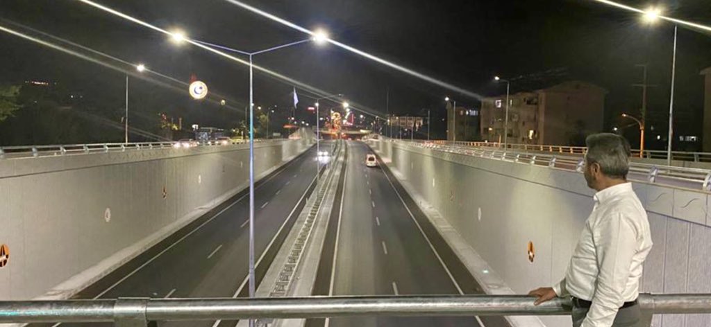 AhmetAYDIN_02's tweet photo. “Âyinesi iştir kişinin lâfa bakılmaz;
Şahsın görünür rütbe-i aklı eserinde” Ziya Paşa

Gecenin finalinde,
günün yorgunluğunu alacak bir tablo koyalım istedik. 

Huzur veriyor!... https://t.co/yo80nxcnmk