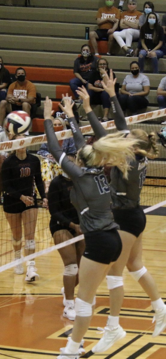 wendelvball's tweet photo. Flying high after today’s win against hutto! #ItsOurYear #WeAreHawks @HHSHawkVball https://t.co/aQWdsA3zNE