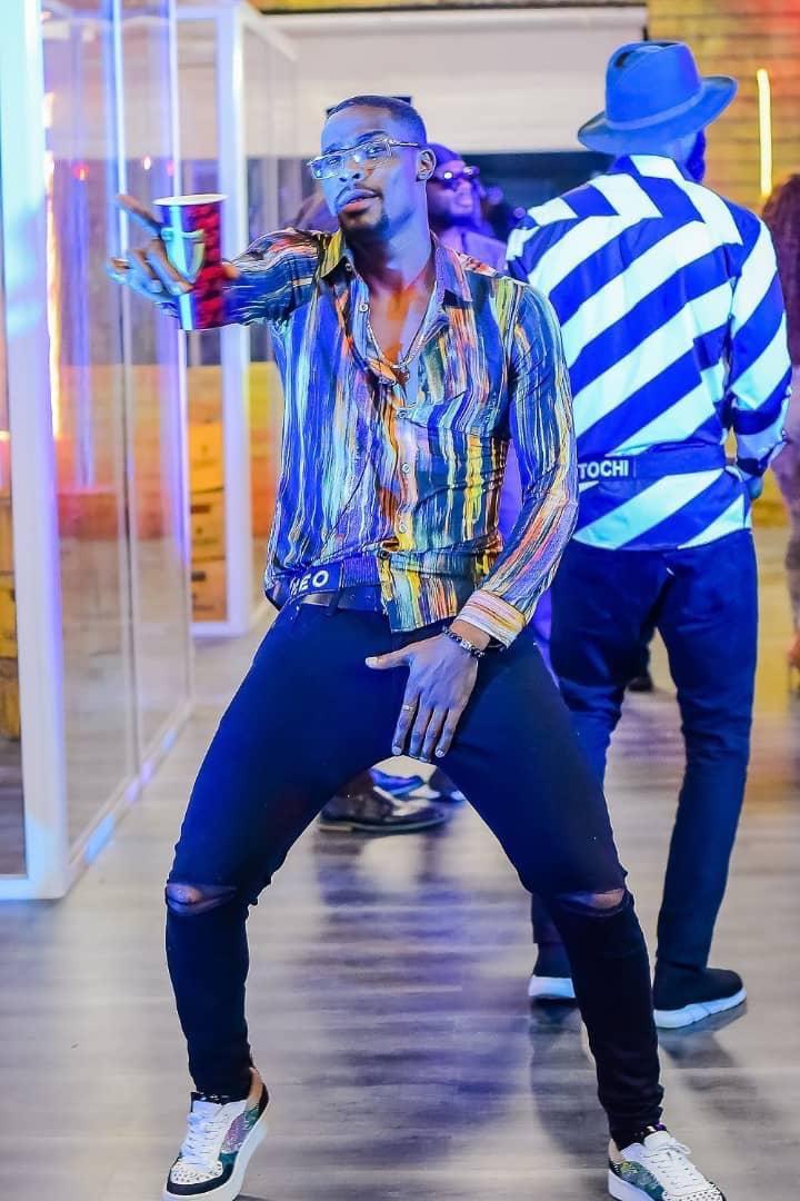 #BBNeo @Neo_Akpofure1 have been giving me dance vibes since day 1
#BBNaijaLockdown2020 
#BBNaija