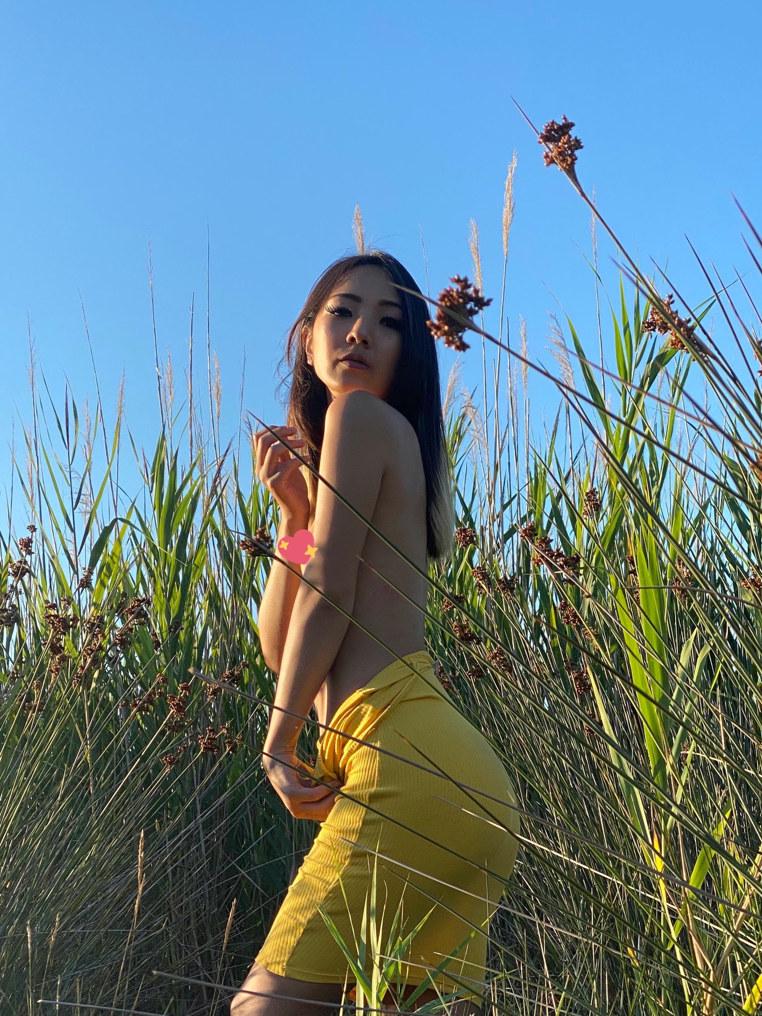 1 pic. Rare seeing me in the outside world 👀🌿 https://t.co/HMKg1nN3f6