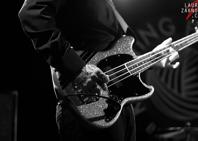 frank w da mikey way glitter bass: a very short thread <3