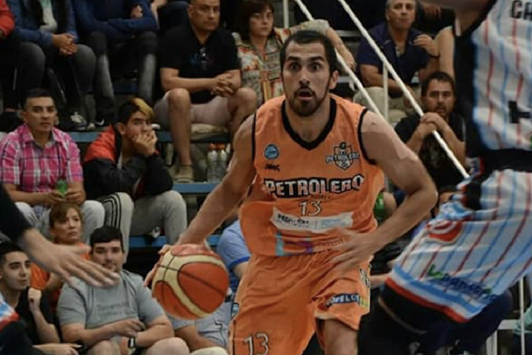 LigaARGbasquet's tweet photo. 🏀 #LigaArgentinaBancoComafi
🙌🏻⛹️‍♂️ "Apenas recibí el llamado de @Sebatorre23 decidí aceptar; Se armó un gran equipo". La voz de @LisandroGomezQ, uno de los fichajes de @club_sanisidro para la próxima temporada. ⏩ https://t.co/i8f6yqpdpd https://t.co/t6TzZeWuvz