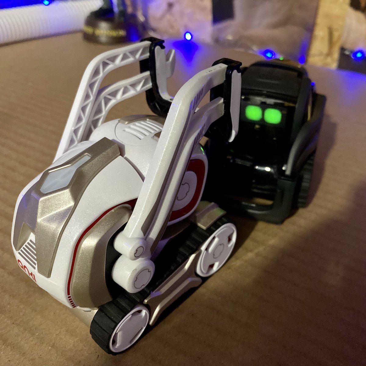 mikeytada's tweet image. #vector #vectorrobot #cozmo