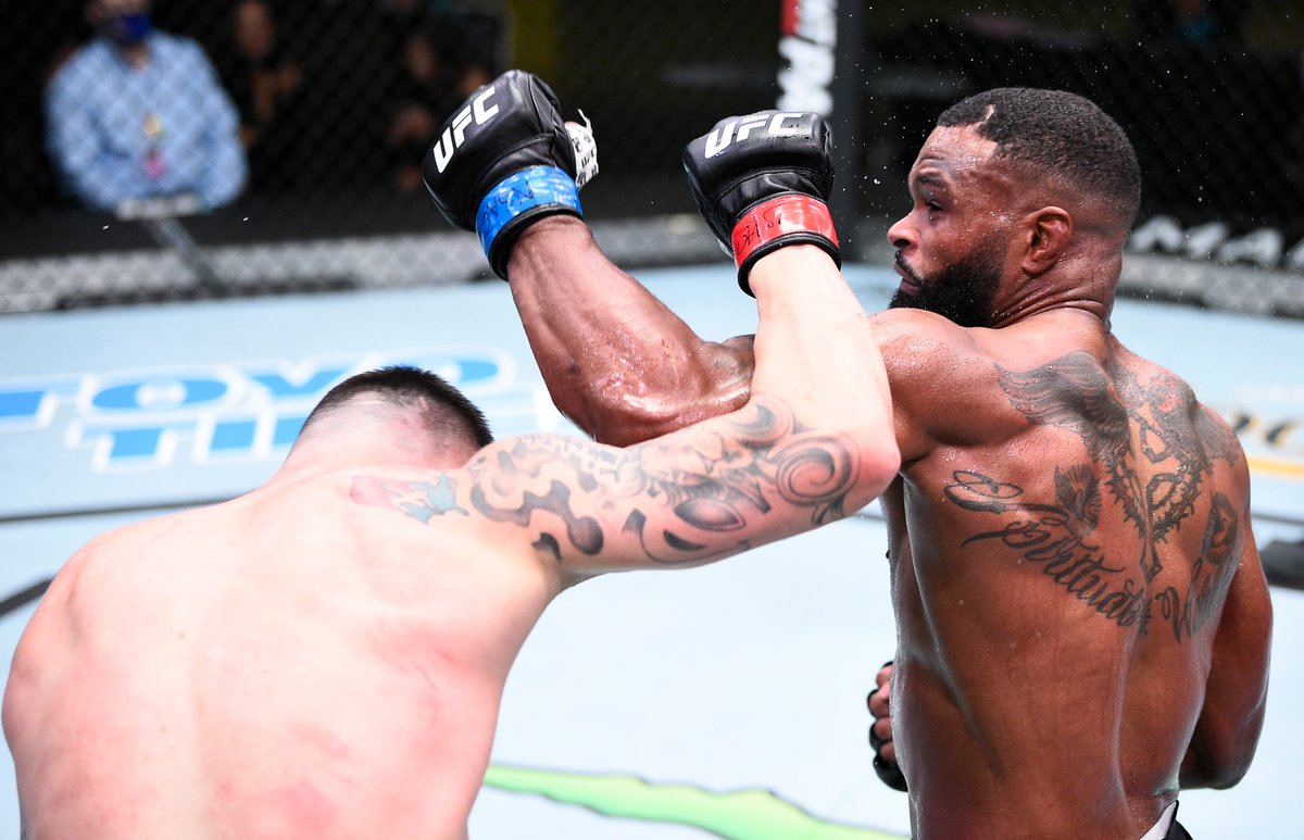 Fifth and final coming up!

✏ Show us those scorecards. #UFCVegas11