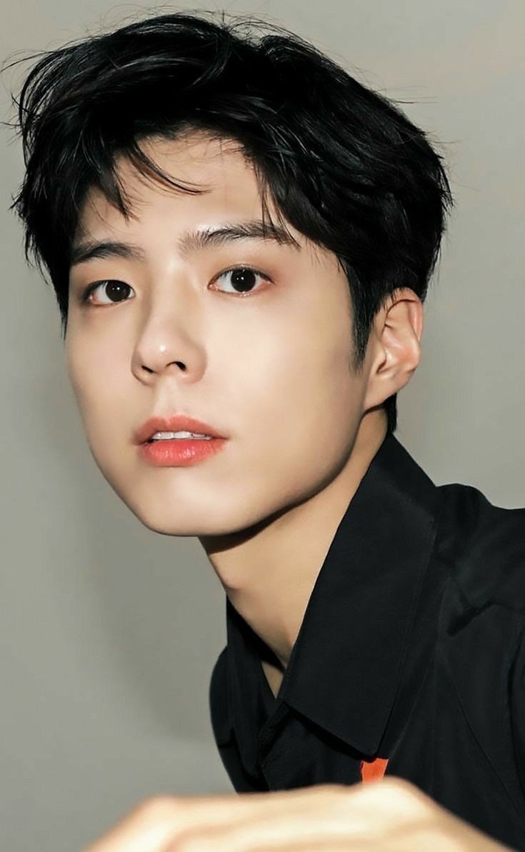 Seriously though, every actor must have a bad angle at least one! Not to be bias or anything but Park Bo Gum does not have one..  For your reference:  #ParkBoGum #RecordOfYouth