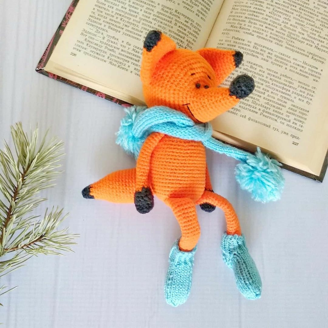 babyamitoys's tweet photo. This little fox is having fun reading a book and relaxing, just like me π. I adore reading!
#crochetfox #amigurumifox #babyamitoys #foxcrochetpattern #amigurumifoxpattern https://t.co/nBw5Mf5tFh