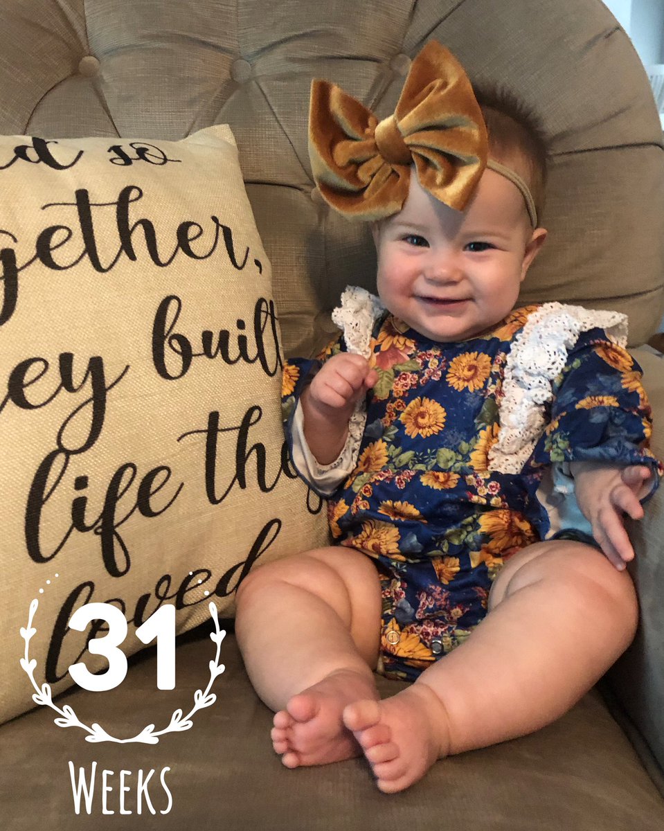 BethanyITC's tweet photo. Faces of Piper at 31 weeks
#happyfallyall #mustardandvelvet
#kneesocksbuttonsbows🌻
#twoteeth🦷🦷 #facesfordays #smilesformiles #fluffyhairdontcare
We L😍VE our velvet bows Biggies & Piggies!! https://t.co/U82LnHgyFG