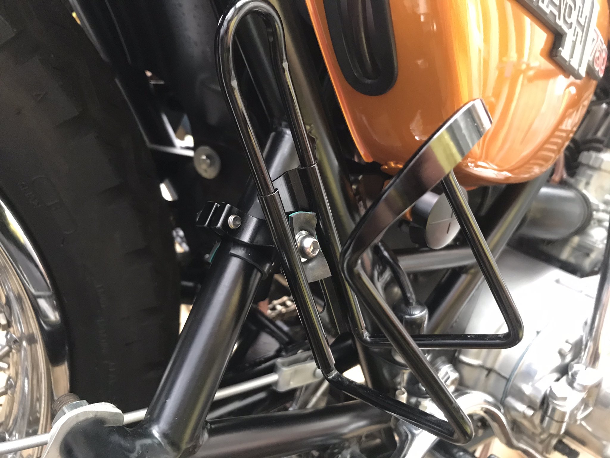 【SALE/71%OFF】 gt380 500ミリオイル缶ホルダー 専用設計スズキ