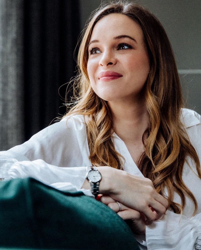  HAPPY BIRTHDAY DANIELLE PANABAKER!! 