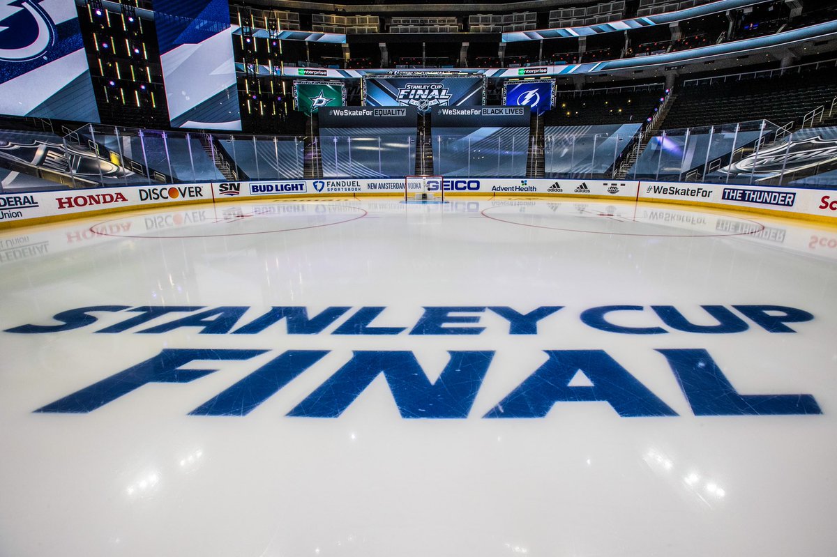 TBLightning's tweet photo. Fresh ice. 🤩

#StanleyCup | #GoBolts https://t.co/i4TewrhOqp
