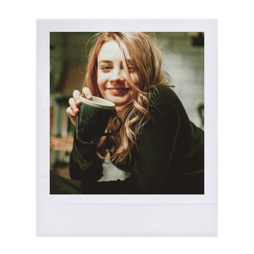 #조세핀랭포드 TMI 빠밤📓 01. #호주 퍼스 출신👶 생년월일 1997년 8월 18일✨ (히어로와 동갑 / 딜런보다 5살 동생) 02. #작곡 공부🎼 #피아노🎹 #바이올...