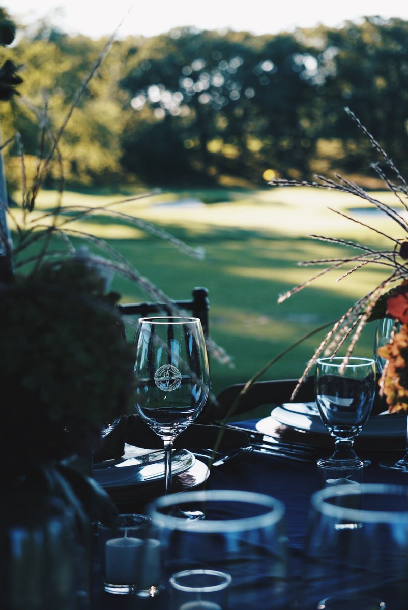 OFCC_1915's tweet photo. Yesterday’s Dinner on the Greens was absolutely stunning, don’t you agree? ✨ #OlympiaFieldsCC #FridayNight #OFCCFood https://t.co/wu1PAcpvKE