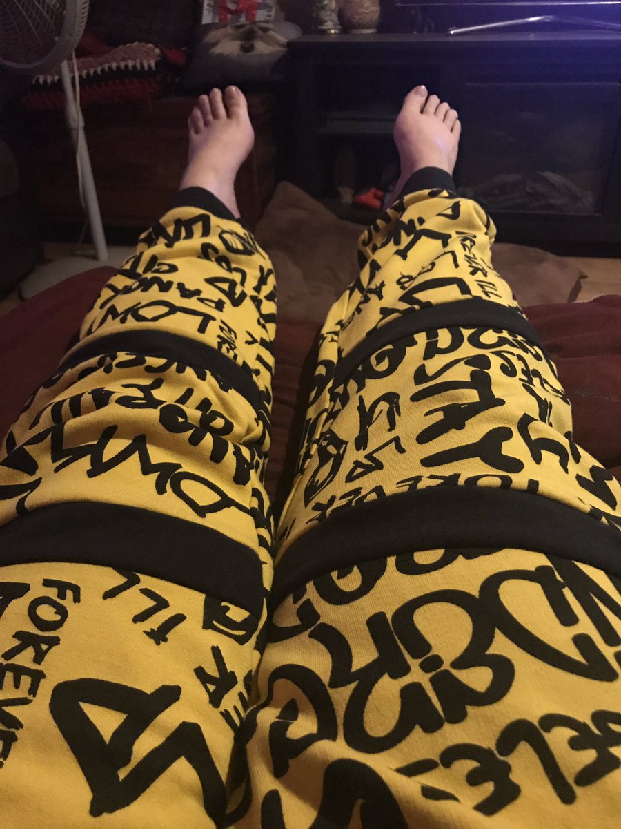 MaKcase's tweet photo. Copped that @hopsin Undercover Prodigy t-shirt and sweat suit! Dope af! #StayUp #IllMind #ForeverIll #UndercoverProdigy https://t.co/pdxzaaPZBM
