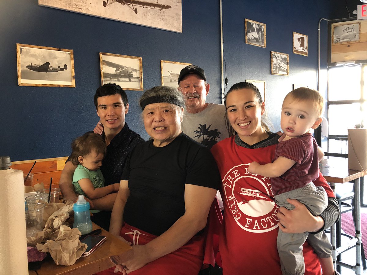 jenboxerhan's tweet photo. Celebrating #JenniferHanDay at El Paso Wing Factory π₯π₯°π₯ Thanks Rico for everything and To Mr Bruno for treating us to a delicious meal π―πβ€οΈ #IBFWorldChampion #EPSweetheart https://t.co/BbypZXVyVw