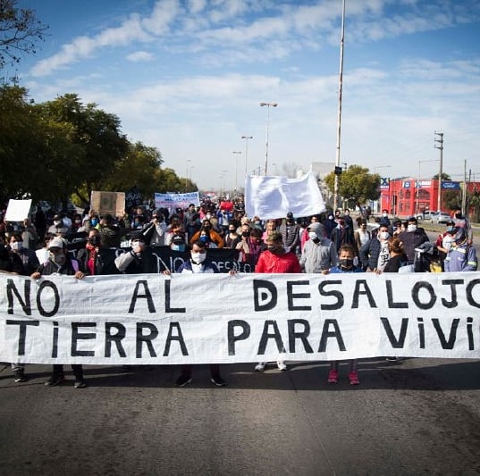 CadepDdhh's tweet photo. LA LEGITIMA RECUPERACIÓN DE TIERRAS EN GUERNICA. NO AL DESALOJO ILEGAL E ILEGITIMO. TIERRA PARA VIVIR. 
#TomaGuernica #NoAlDesalojo #NoAlDesalojoEnGuernica #CADeP #DDHH

https://t.co/91ukwnvO32 https://t.co/kKSrYiwPgY