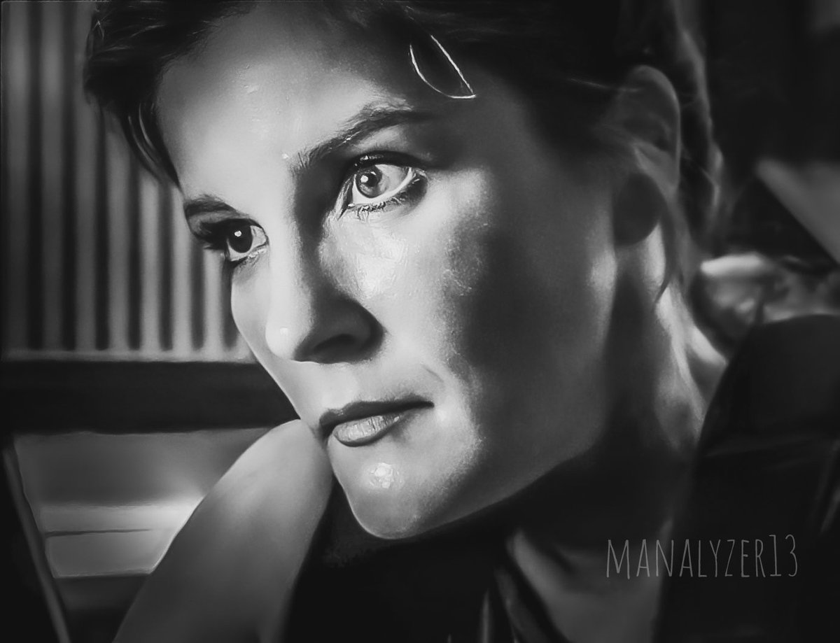 Manalyzer131's tweet photo. Can we take a moment to remember that Q called Janeway "the best that humanity has to offer."
#janeway #bringbackjaneway https://t.co/VXO8hDVKe2