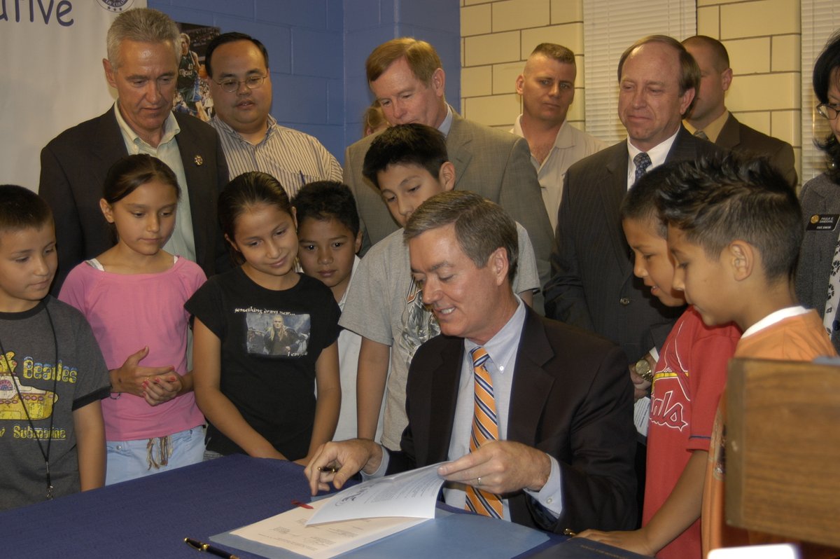 bobmccluskey's tweet image. Many opportunities exist amongst our youth in Larimer County.
My goal is to provide area youth with a better understanding of local government, its function &amp;amp; responsibilities,&amp;amp; to promote respect for the law.

I&apos;m Bob McCluskey &amp;amp; I stand with our youth!!!
#KeepLarimerLocal