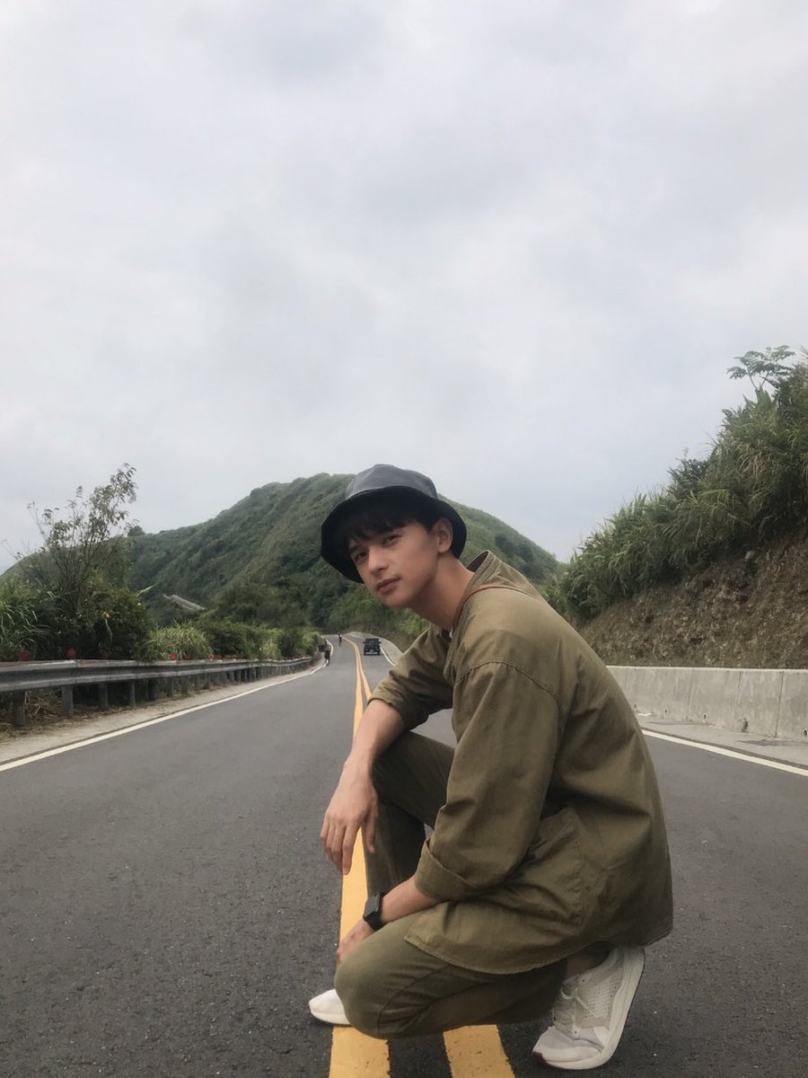 yykblog's tweet photo. -
真的是很久沒出去郊遊
終於可以來吸一下山上的空氣⛰ https://t.co/PmI1hBp0t8