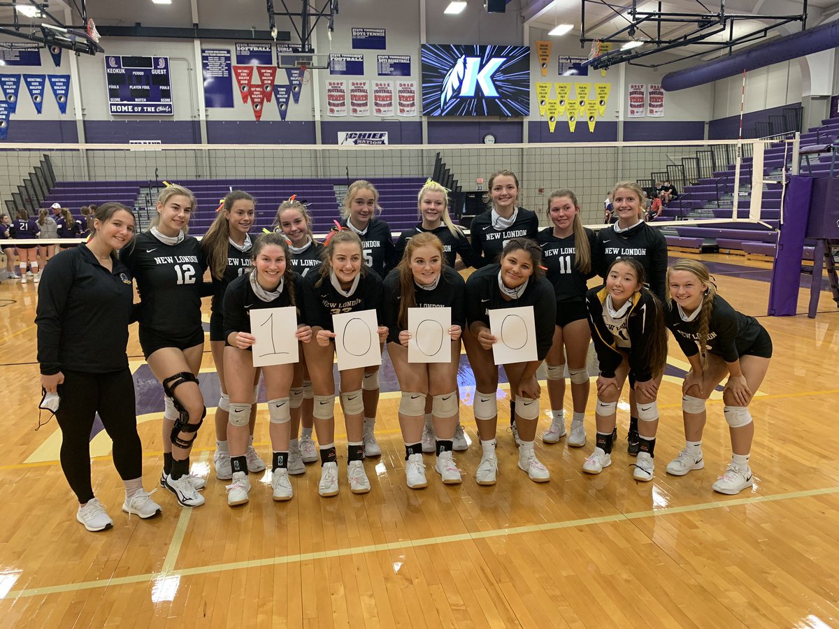 heath_maureen's tweet photo. Aliyah Christensen ( holding the number 1)from New London Volleyball reaches 1000 career assists! @IGHSAU https://t.co/llRty5wWlX